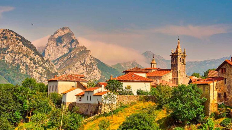 Asturias auténtica: dormir en el corazón rural, comer como siempre y vivir sin prisas Vistas de Alles Peñamellera Alta